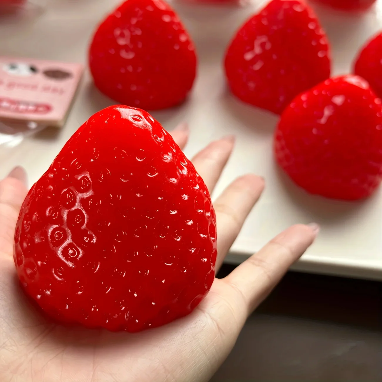 Strawberry Taba Squishy Fidget - Stationery Warehouse บทวิจารณ์และราคา